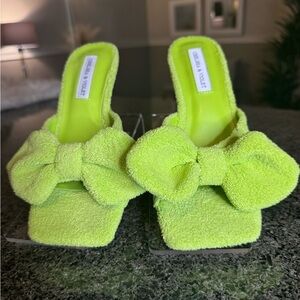 NWOT Chelsea & Violet Paris Terry Cloth Bow Slide Heels